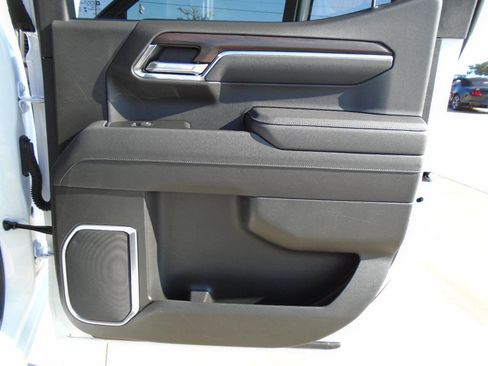 Used 2025 GMC Sierra 1500 SLT image 30