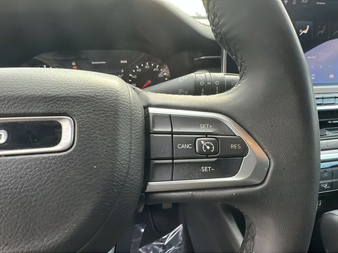 Used 2024 Jeep Compass Latitude image 27