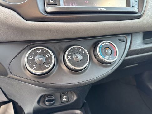 Used 2016 Toyota Yaris L image 12