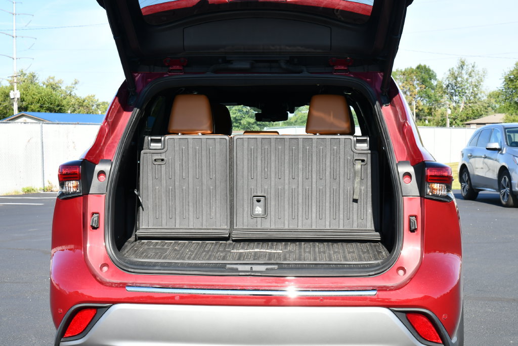 Used 2021 Toyota Highlander Platinum AWD/4WD image 34