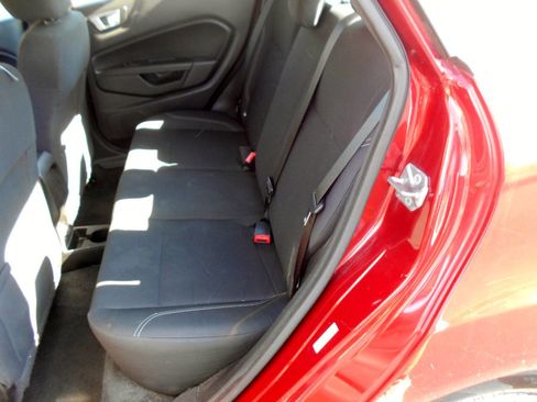 Used 2015 Ford Fiesta SE image 18
