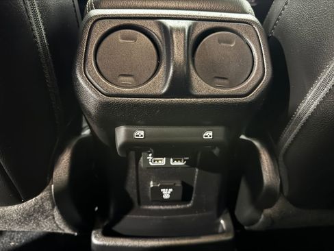 Used 2020 Jeep Wrangler Unlimited Sahara w/ Dual Top Group AWD/4WD image 37