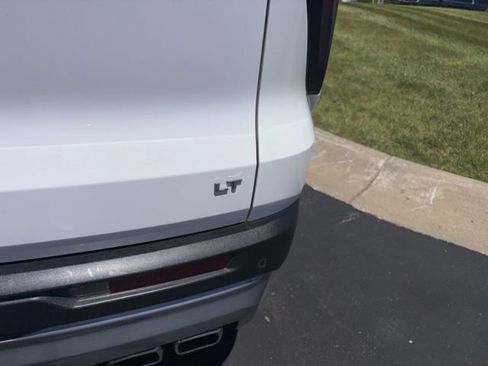 Used 2024 Chevrolet Traverse LT w/ LPO, Floor Liner Package FWD image 21