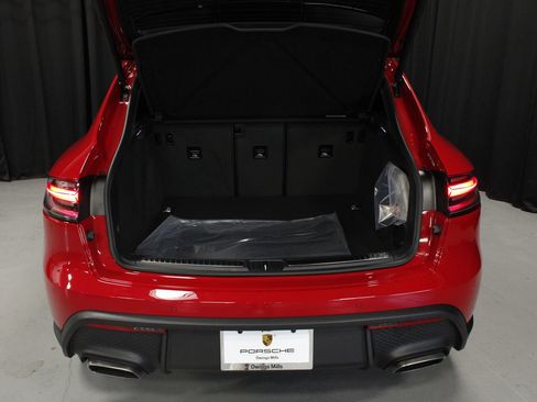 New 2026 Porsche Macan AWD/4WD image 17