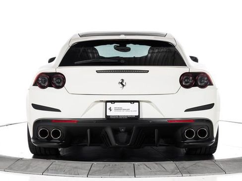 Used 2019 Ferrari GTC4Lusso AWD/4WD image 8
