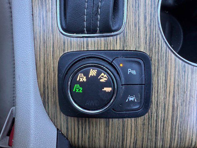 Used 2017 GMC Acadia Denali w/ Technology Package AWD/4WD image 23