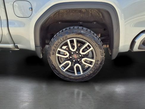 Used 2025 GMC Sierra 1500 AT4 w/ AT4 Premium Package AWD/4WD image 23