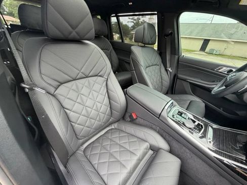 Used 2026 BMW X7 xDrive40i w/ M Sport Package AWD/4WD image 38