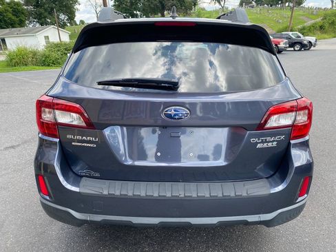 Used 2017 Subaru Outback 2.5i Premium AWD/4WD image 4