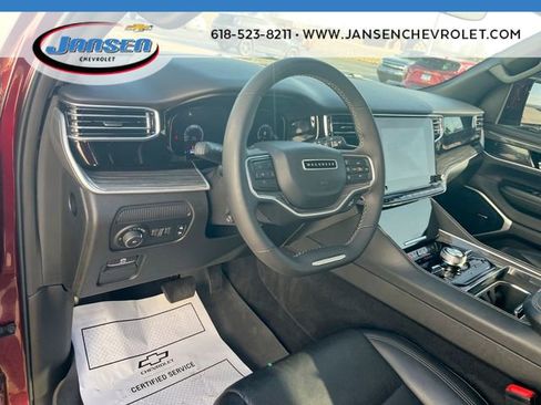 Used 2022 Jeep Wagoneer Series III w/ Convenience Group I image 10