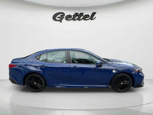 Used 2025 Toyota Camry SE FWD image 4