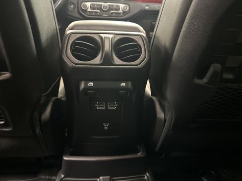 Used 2021 Jeep Wrangler Unlimited Rubicon image 23