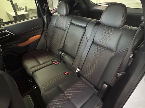 New 2025 Mitsubishi Outlander SEL image 20