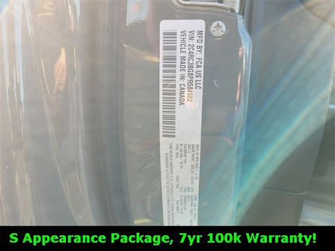 Used 2023 Chrysler Pacifica Touring-L w/ S Appearance Package image 19