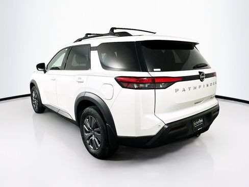 Used 2024 Nissan Pathfinder SV w/ SV Premium Package AWD/4WD image 5