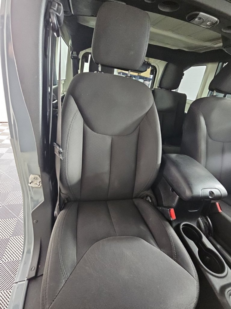 Used 2015 Jeep Wrangler Unlimited Sport w/ Quick Order Package 24S AWD/4WD image 22