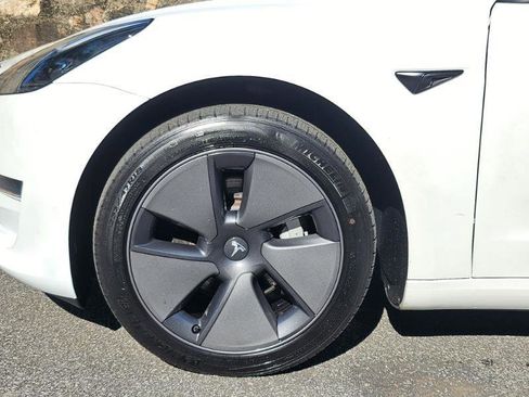 Used 2023 Tesla Model 3 Standard Range image 17