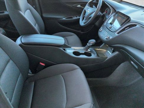 Used 2025 Chevrolet Malibu LT image 21