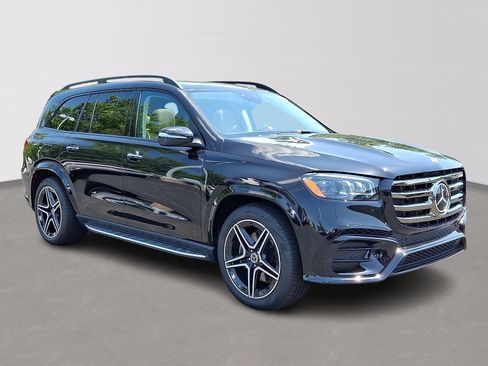 Certified 2026 Mercedes-Benz GLS 450 4MATIC image 3