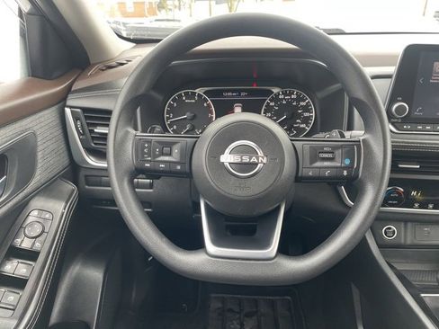 Used 2023 Nissan Rogue SV image 20