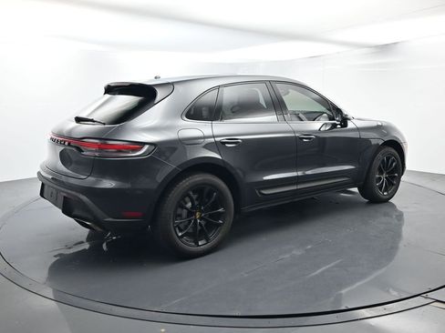 Certified 2022 Porsche Macan AWD/4WD image 15
