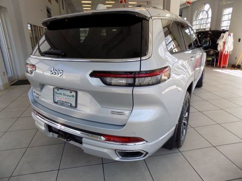 Used 2023 Jeep Grand Cherokee L Overland w/ MOPAR Finishing Package image 7