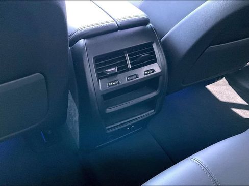 Used 2025 BMW X5 sDrive40i w/ M Sport Package RWD image 25