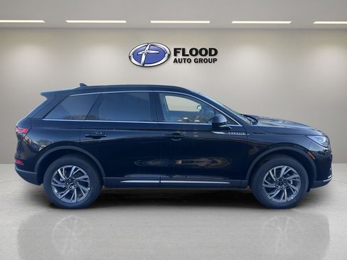 New 2026 Lincoln Corsair Premiere image 4