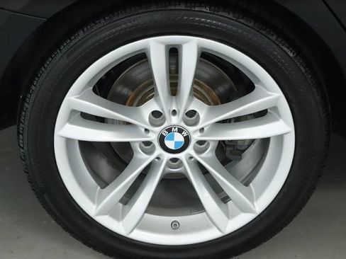 Used 2018 BMW 320i Sedan RWD image 14