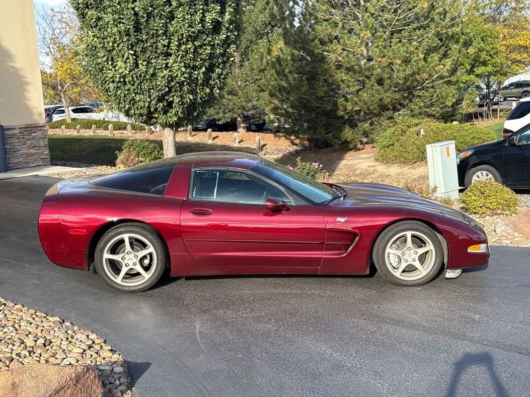 Used 2003 Chevrolet Corvette Coupe w/ Preferred Equipment Group RWD image 7