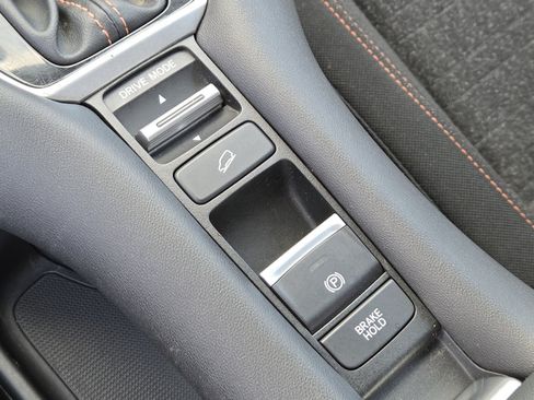 Used 2023 Honda HR-V Sport image 9
