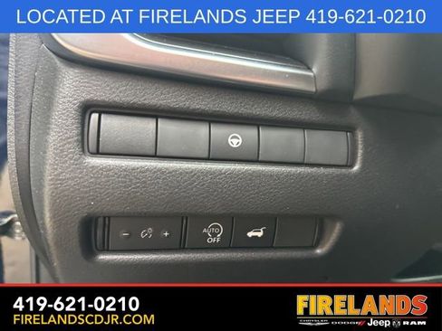 Used 2024 Nissan Rogue SV image 21