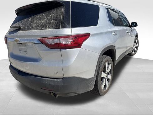 Used 2019 Chevrolet Traverse LT w/ LT Premium Package AWD/4WD image 4