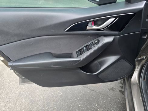 Used 2014 MAZDA MAZDA3 i Sport FWD image 14