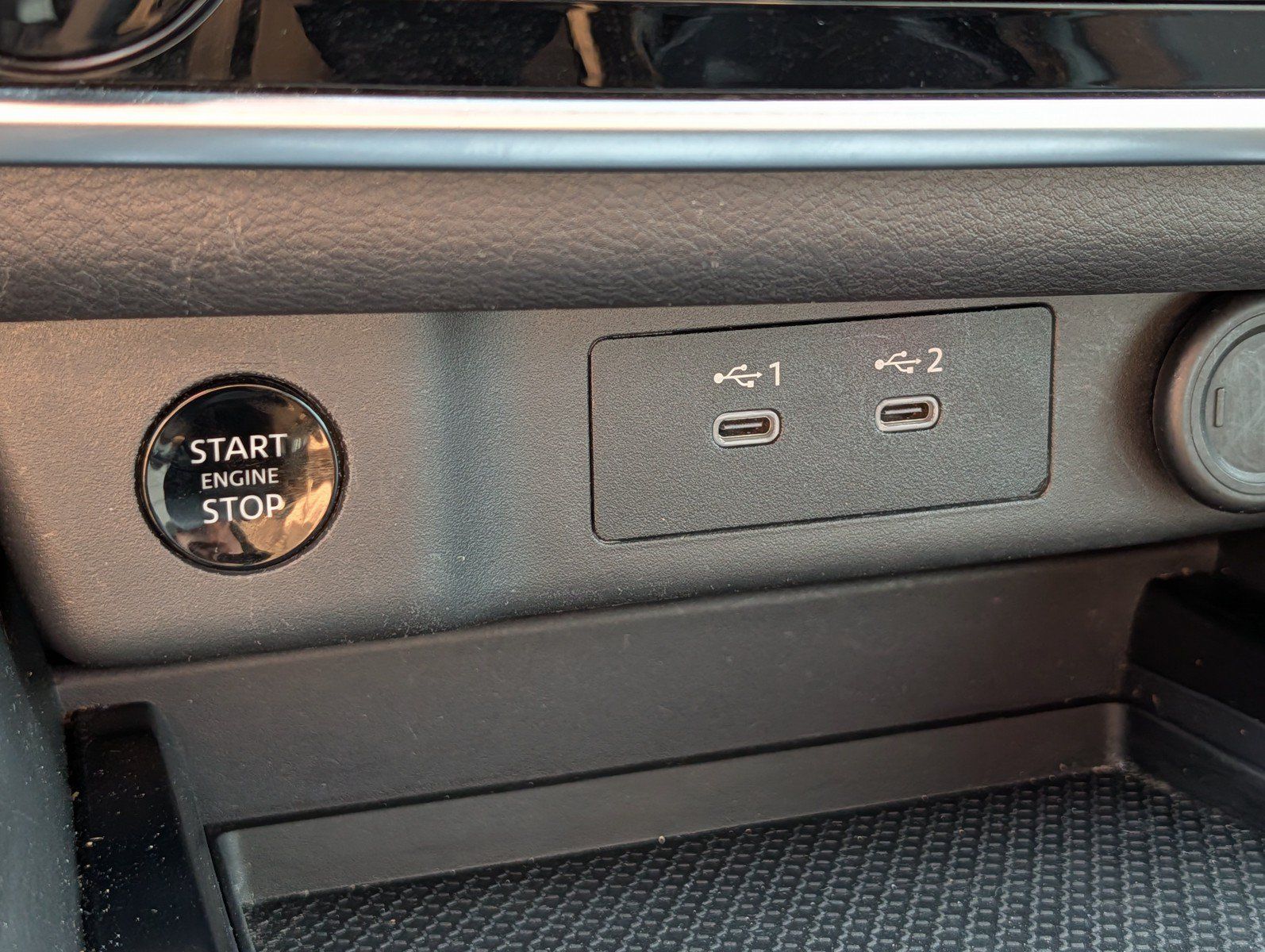 Used 2024 Nissan Rogue S FWD image 26
