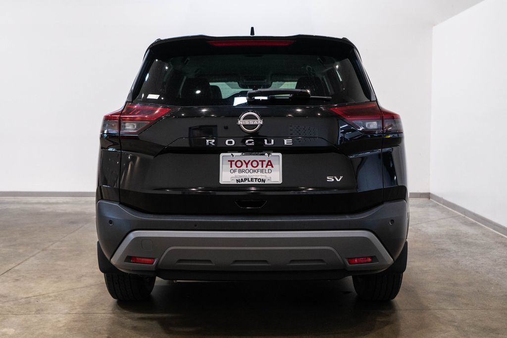 Used 2023 Nissan Rogue SV FWD image 8