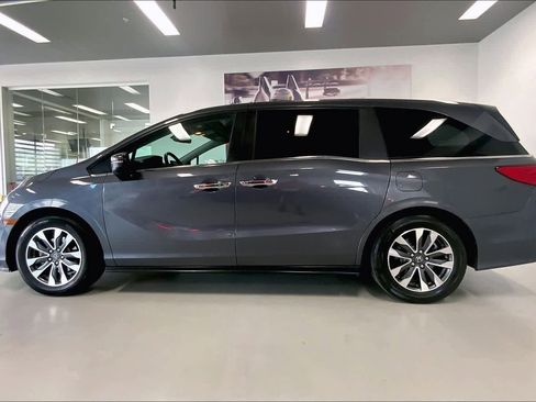 Used 2023 Honda Odyssey EX-L image 3