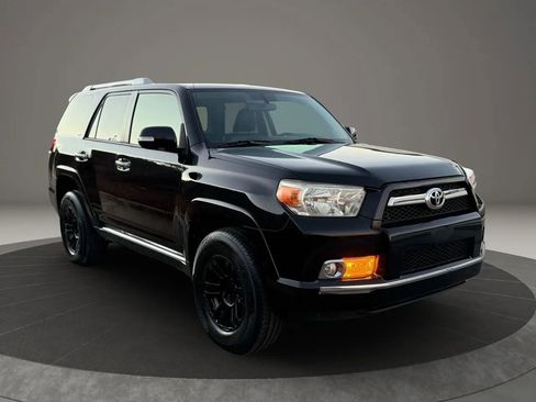 Used 2010 Toyota 4Runner SR5 image 3