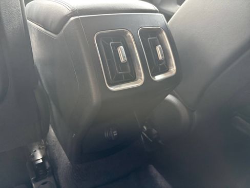 Used 2024 Kia Sorento S FWD image 24