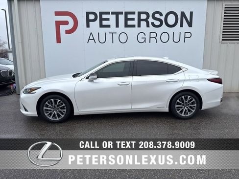 Used 2022 Lexus ES 300h w/ Accessory Package 2 image 6