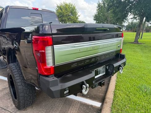 Used 2018 Ford F250 Limited w/ FX4 Off-Road Package AWD/4WD image 10