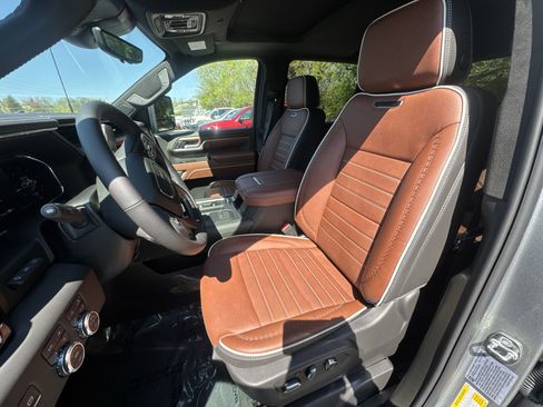 New 2026 GMC Sierra 2500 Denali Ultimate AWD/4WD image 13