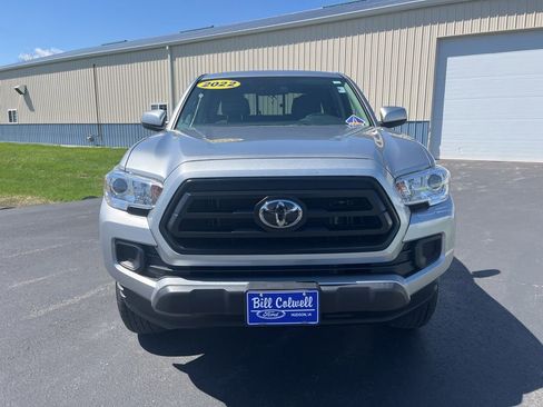 Used 2022 Toyota Tacoma SR AWD/4WD image 9