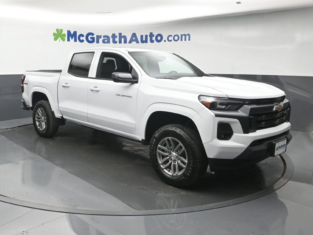 New 2026 Chevrolet Colorado LT w/ LT Convenience Package AWD/4WD image 2