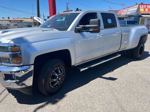 Used 2018 Chevrolet Silverado 3500 LT w/ LT Convenience Package AWD/4WD image 3