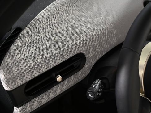 Certified 2025 MINI Cooper S FWD image 15