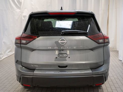 New 2026 Nissan Rogue SV image 5