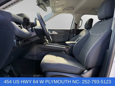 Certified 2025 Ford Explorer Active RWD image 9
