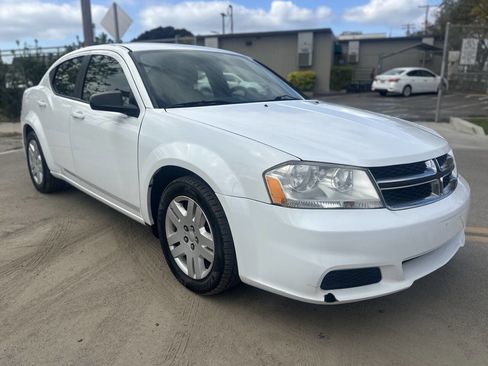 Used 2011 Dodge Avenger Express image 4