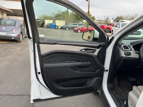 Used 2016 Cadillac SRX Premium image 12